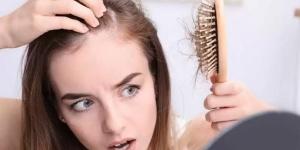 أسباب تساقط الشعر وحلول فعالة لعلاجه