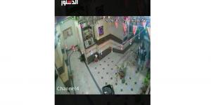 "شقى عمري راح".. صدمة شاب مصري بعد سرقة أموال سنوات الغربة (فيديو)