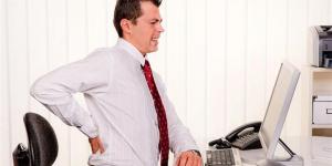 خطر الجلوس الطويل على القلب.. كيف تحمي نفسك من النوبات القلبية