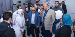 أيمن عطية يتفقد عيادتي الإسكندرية وسموحة النموذجيتين