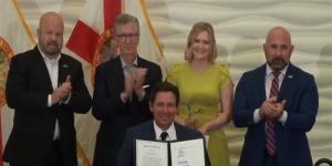 عاجل.. حظر الشريعة الإسلامية وتصنيف منظمات كإرهابية عبر قانون في فلوريدا يثير المخاوف