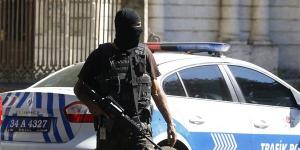 محافظ اسطنبول: الشرطة تعمل على تحديد هوية مُرتكبي حادث القنصلية الإسرائيلية