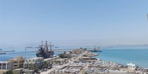 تداول 622 شاحنة بضائع وتصدير 10 آلاف طن مواد غذائية بموانئ البحر الأحمر