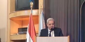 أحمد فهمي عمر يعبر عن مشاعر الفقد والحب في حفل تأبين والده