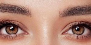 عيون اللوزية.. توازن طبيعي وجاذبية لا تقاوم وكيفية إبرازها بالمكياج