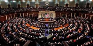 أكسيوس: تصاعد الدعوات بالكونجرس لتفعيل الدستور وعزل ترامب بعد تهديداته بإبادة إيران