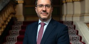 «القاهرة في قلب الوساطة».. السفير البريطاني يشيد بجهود مصر لوقف الحرب بين إيران وأمريكاo9