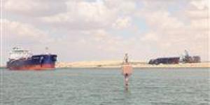 نجاح وحدات الإنقاذ البحري في قناة السويس في السيطرة على حريق صال "السويس 2" وإنقاذ طاقمه