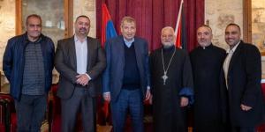 خوري يتفقد استعدادات الكنيسة الأرمنية لعيد القيامة في فلسطين