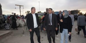 محافظ القليوبية يبحث نقل الباعة الجائلين والأسواق العشوائية إلى السوق الحضارى