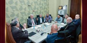 نقيب المحامين يبحث آليات تحسين الأداء داخل إدارات المعاشات والمالية