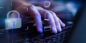 عقوبة اختراق الحسابات الشخصية وسرقة البيانات في مصر 2026