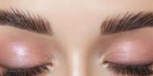 وصفات طبيعية لإطلالة الحواجب والرموش