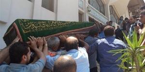 فضل اتباع الجنائز عند نزول المطر