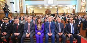 محافظ القاهرة: وحدة نسيج الشعب المصري متأصلة منذ القدم ولا تقتصر على التهنئة وتبادل الزيارات خلال الأعياد