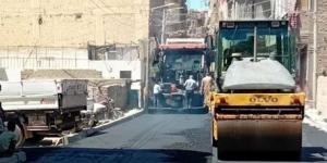 محافظ أسيوط: الانتهاء من رصف شارع القفاصين بأبو تيج بطول 1550 مترًا