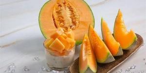 فاكهة صيفية منعشة.. ماذا يفعل الكنتالوب داخل جسمك؟