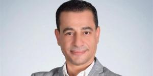 عودة الروح.. كيف قابل الكُتاب خبر عودة هشام عطوة لقصور الثقافة؟