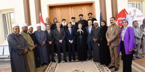 محافظ أسوان يهنئ الأخوة الأقباط بمناسبة عيد القيامة بالكنائس