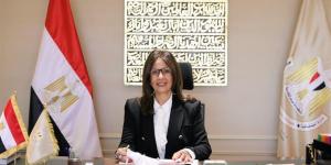 هل تضع وزيرة الثقافة يدها في "عش الدبابير"؟.. حملة لإعادة الانضباط داخل الوزارة وقطاعاتها