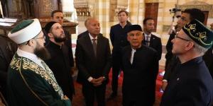 رئيس جمهورية تتارستان يزور قبر الشيخ موسى جار الله بالقاهرة