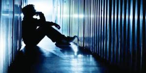 اﻻﻧﺘﺤﺎر.. ﺣﻴﻦ ﻳﺘﺤﻮل اﻷﻟﻢ إﻟﻰ »ﻗﺎﺗﻞ«