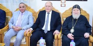 وفد جامعة سوهاج يزور الكنائس لتهنئة الأقباط بعيد القيامة وتعزيز قيم المواطنة