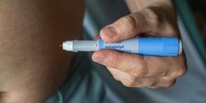 طبيب يشرح كيف تهدد حقن إنقاص الوزن صحة العظام