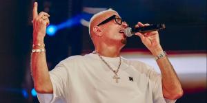 إقبال جماهيري ضخم.. نفاد فئتي Regular وFanpit لحفل عمرو دياب