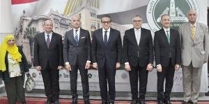 تجارة عين شمس تُكرّم وزير الصحة ورئيس هيئة الرعاية الصحية