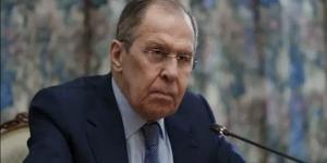 وزير الخارجية الروسي يبلغ نظيره الإيراني استعداد روسيا للمساعدة في حل الأزمة الحالية