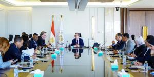 وزير التخطيط يبحث مع مدير مكتب منظمة العمل الدولية بالقاهرة سبل تطوير التعاون