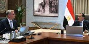 الحكومة تبدأ إجراءات القيد المؤقت لـ10 شركات بقطاع البترول في البورصة