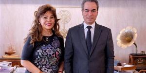 صفاء أبو السعود تقدم نماذج مضيئة في برنامجها الإذاعي الجديد