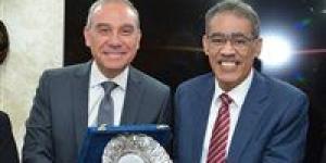 مجلس إدارة هيئة الاستعلامات يكرم ضياء رشوان وزير الدولة للإعلام