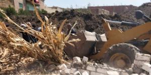 إزالة فورية للتعديات على الأراضي الزراعية بإطسا في الفيوم