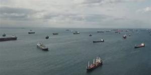 مناورة تكتيكية.. طهران تلوح بتجميد الشحنات لتأمين المفاوضات