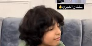 بيحسب أرقام مستحيلة.. طفل عربي يخطف الأنظار بقدراته الفائقة في الحساب (فيديو)