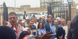 وزيرة الثقافة من شلاتين: العدالة الثقافية حق أصيل لكل مواطن (صور)