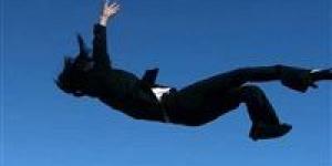 مكالمة وداع تنتهي بمأساة.. طالبة تلقي بنفسها من الطابق السادس بالجيزة