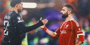 لفتة إنسانية تجمع أشرف حكيمي ومحمد صلاح بعد صدمة الخروج الأوروبي