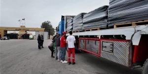 الهلال الأحمر يطلق قافلة «زاد العزة» الـ 177 بحمولة 5,300 طنًا من المساعدات