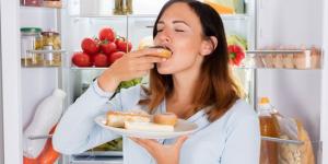 أطعمة تسرّع الشعور بالجوع وتؤثر على الوزن