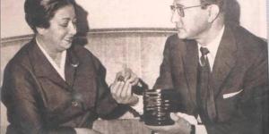 صديق أم كلثوم ويعشق صوت نجاة.. علاقة محمد عبدالوهاب بمطربات الزمن الجميل