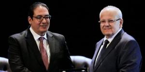 مكانة مرموقة.. رئيس جامعة القاهرة يهنئ الخشت بجائزة الشيخ زايد للكتاب