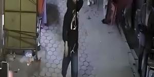 بين الصداقة والغدر.. ضربة غادرة تُسقط شابًا في بولاق الدكرور