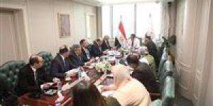 وزير الصحة يتابع مستجدات المشروعات الإنشائية والتحول الرقمي بالمنشآت الصحية