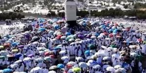 التطبيق الأول لخدمة "حج بلا حقيبة".. الحجاج المصريون يسلمون حقائبهم بمكان المغادرة والاستلام بمقر الإقامة