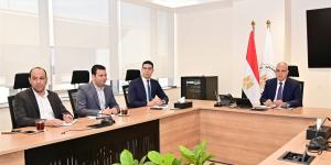 وزير الري يتابع أعمال وحدة متابعة المشروعات الممولة دوليًا لتعزيز إدارة المشروعات المائية