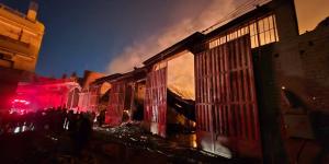 صور| السيطرة على حريق بثلاثة مصانع بمركز القناطر الخيرية